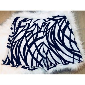 Carmen Marc Valvo White and Black Shorts